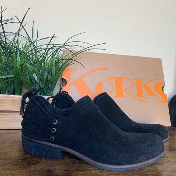 korks Shoes - Korks | Black Low Ankle Booties size 7.5